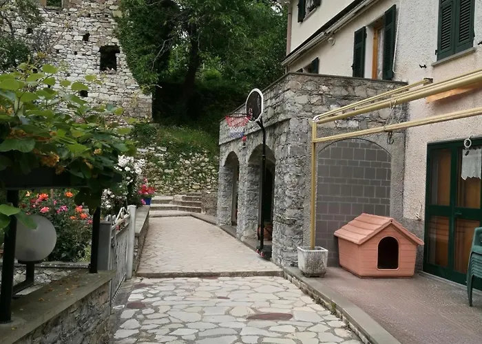 Altrove - A Due Passi Da Chiavari